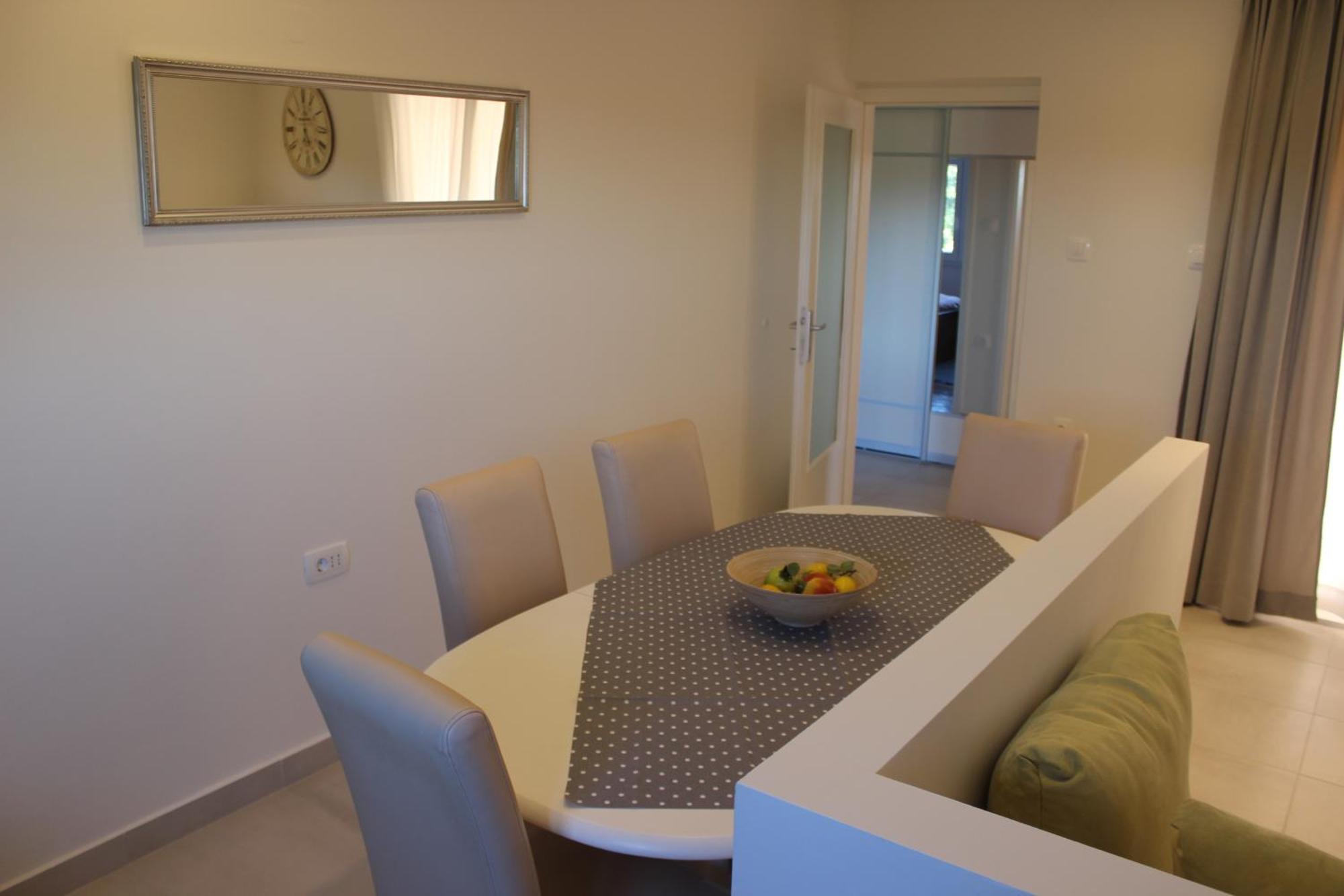 Apartments With A Parking Space Valbandon, Fazana - 7296 Stinjan Room photo